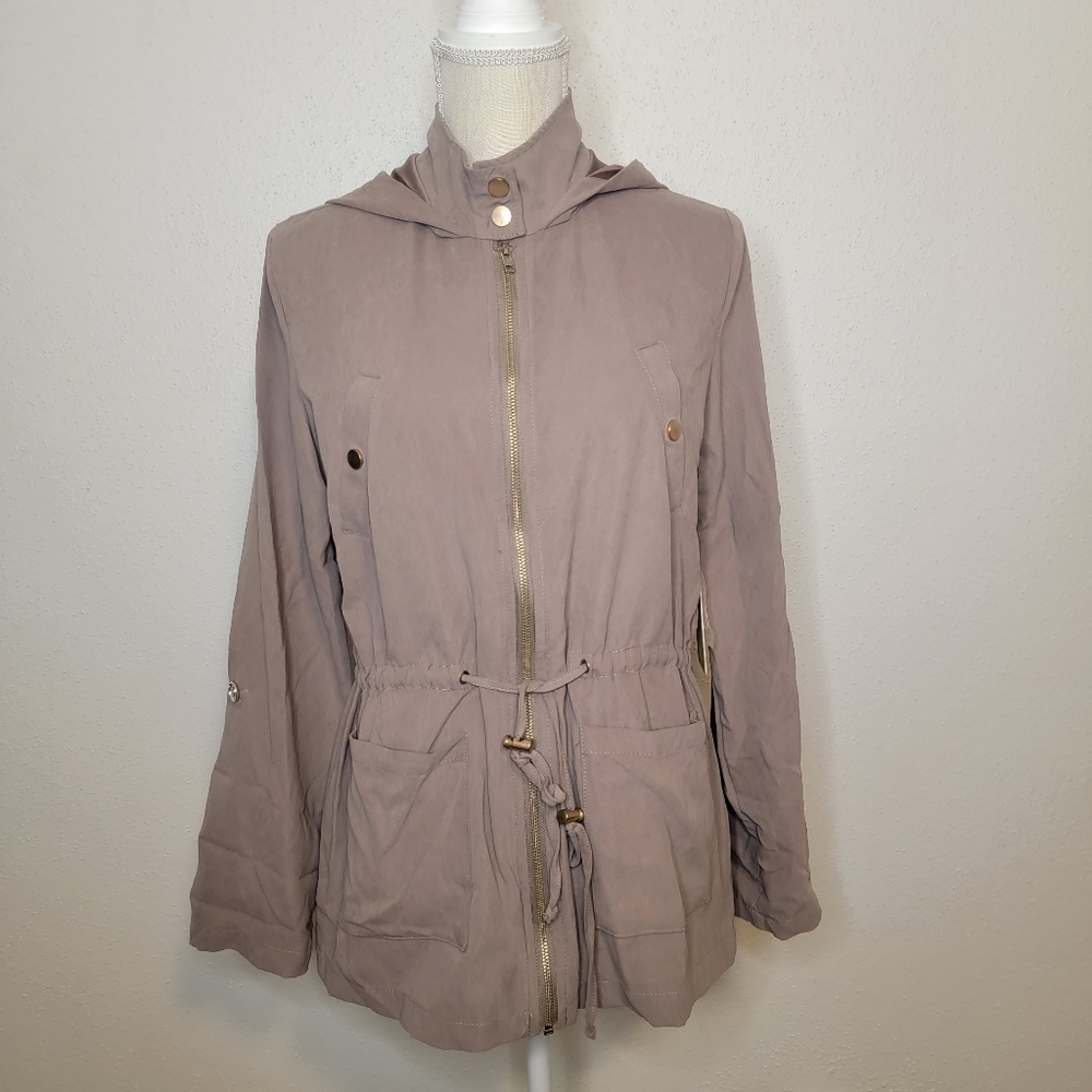 Light brown jacket. - Picture 11 of 13
